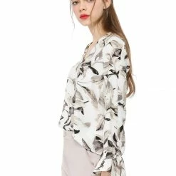 Women Allegra K V-Neck Bell Long Sleeves Floral Printed Blouse 37 Women Allegra K V-Neck Bell Long Sleeves Floral Printed Blouse