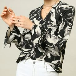 Women Allegra K V-Neck Bell Long Sleeves Floral Printed Blouse 30 Women Allegra K V-Neck Bell Long Sleeves Floral Printed Blouse