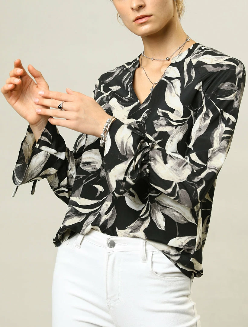 Women Allegra K V-Neck Bell Long Sleeves Floral Printed Blouse 6 Women Allegra K V-Neck Bell Long Sleeves Floral Printed Blouse