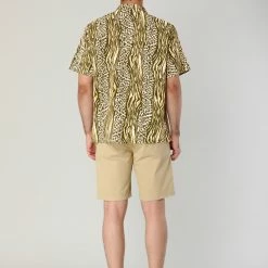 Allegra K Men's Summer Leopard Printed Short Sleeves Button Down Beach Pattern Shirt