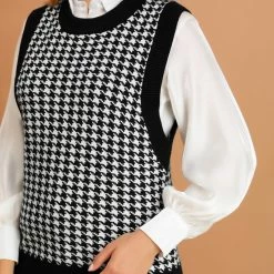 Allegra K Women's Round Neck Vest Sleeveless Houndstooth Plaid Knitted Sweater